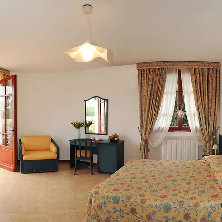 בית הארחה La Azzurra 3*